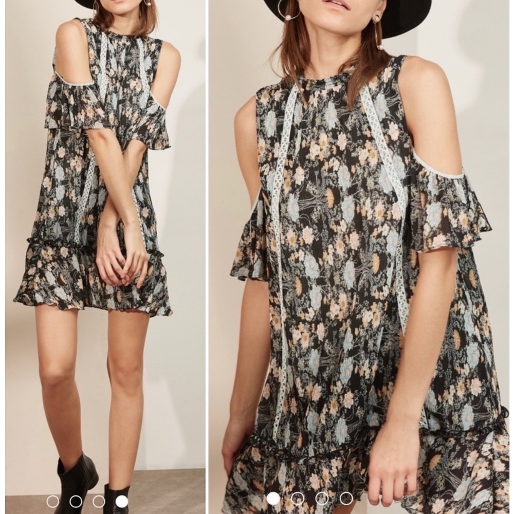 Foxiedox Adora Floral Cold Shoulder Mini Dress Size: LARGE